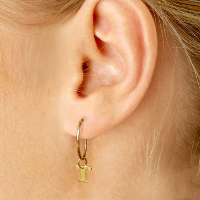 earring-on-ear-T cropped2